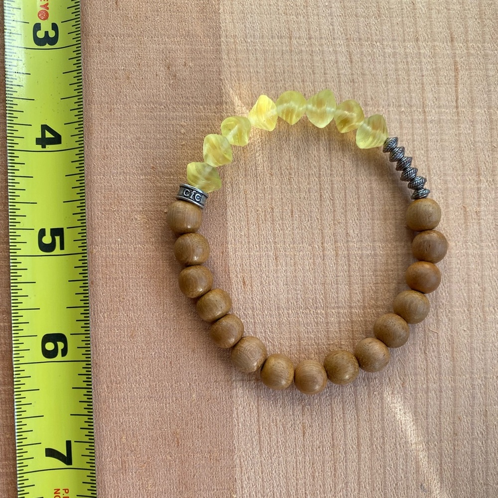 Fun multi-material bracelet !
